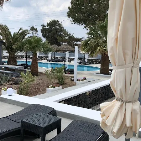 Black Coast Santorini *