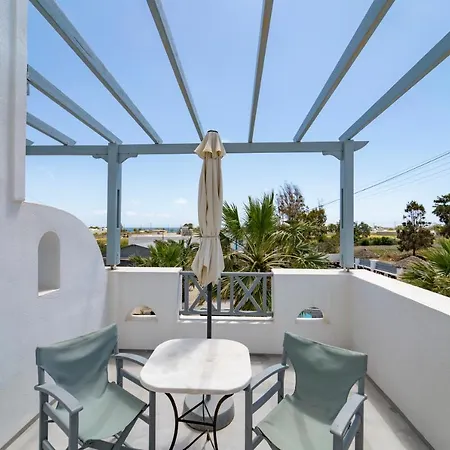 Black Coast Santorini Hotel *