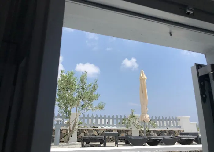 Black Coast Santorini فندق بيريفولّوس