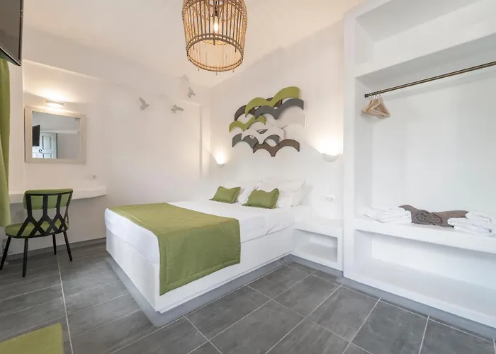 Black Coast Santorini فندق