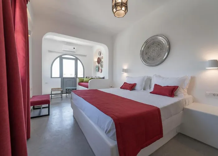 Black Coast Santorini فندق بيريفولّوس