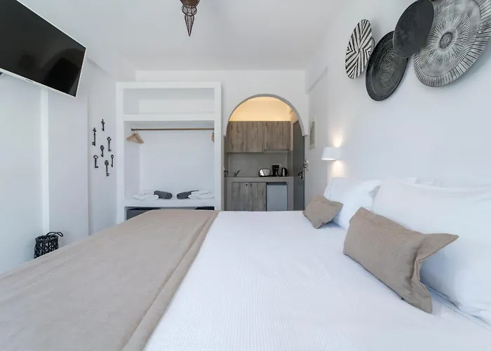 Black Coast Santorini *