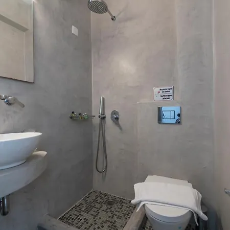 Black Coast Santorini *