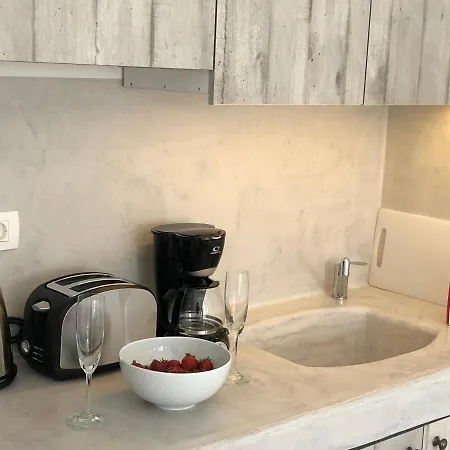 Black Coast Santorini *