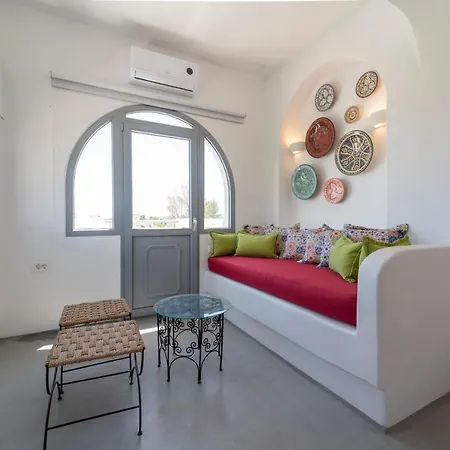 Отель Black Coast Santorini Периволос