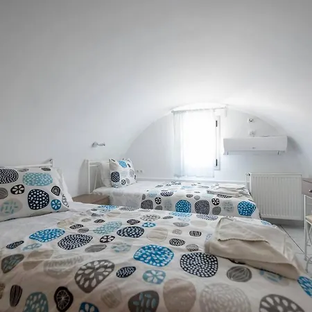 Black Coast Santorini * Периволос