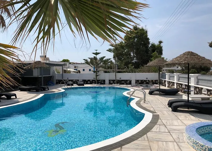 Black Coast Santorini Perivolos (Santorini)