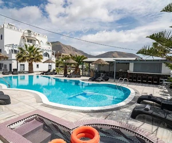 Black Coast Santorini *