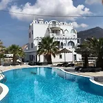 Black Coast Santorini ホテル *