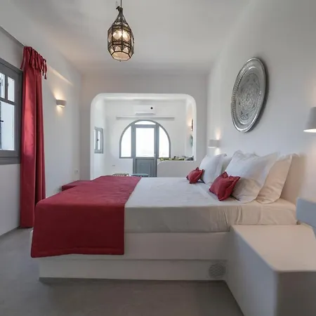 Black Coast Santorini Отель