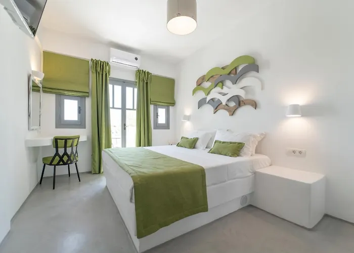 Black Coast Santorini Hotel