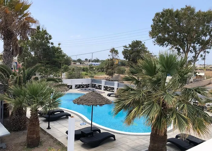 Black Coast Santorini Hotel *