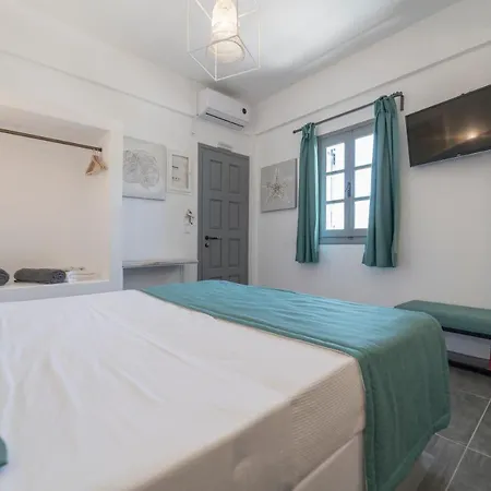 Black Coast Santorini Hotel *