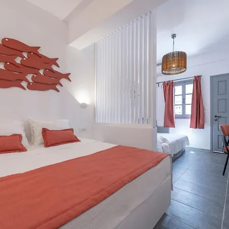 Black Coast Santorini *