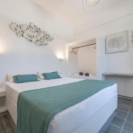 Black Coast Santorini Perivolos (Santorini)