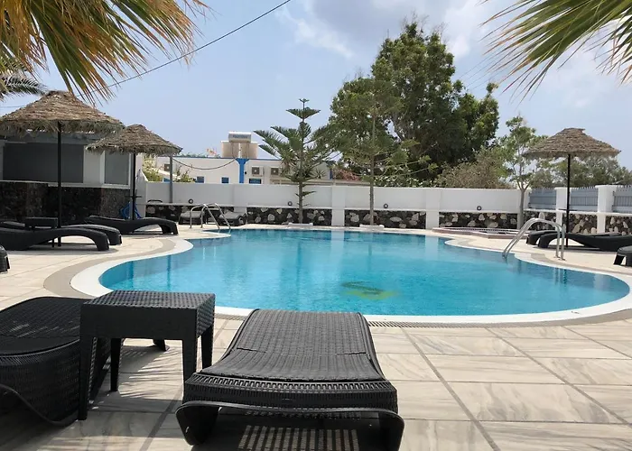 Black Coast Santorini