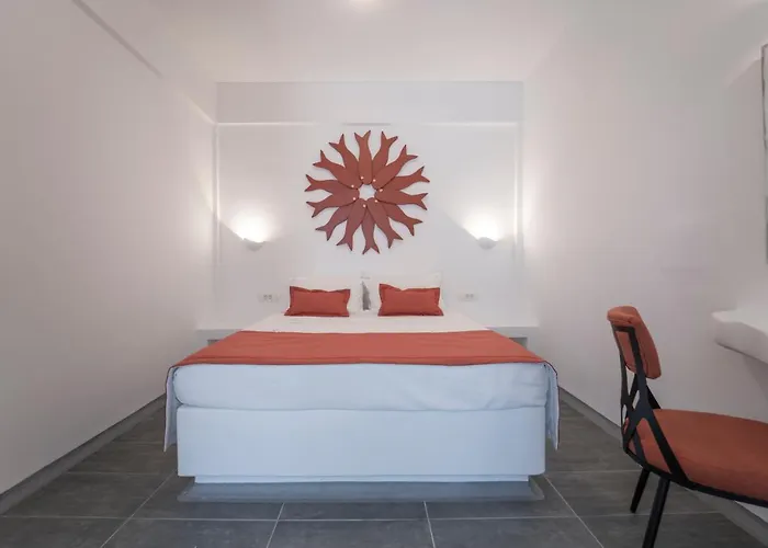 Black Coast Santorini * Playa de Perivolos